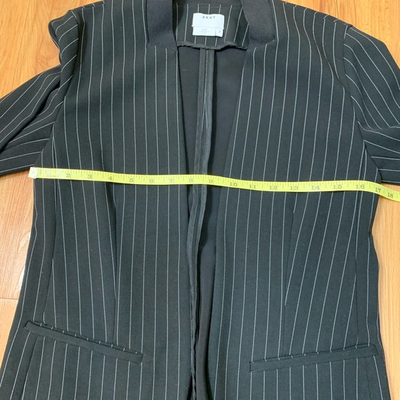 DKNY Pinstripe Black Fitted Blazer Jacket - Picture 9 of 10